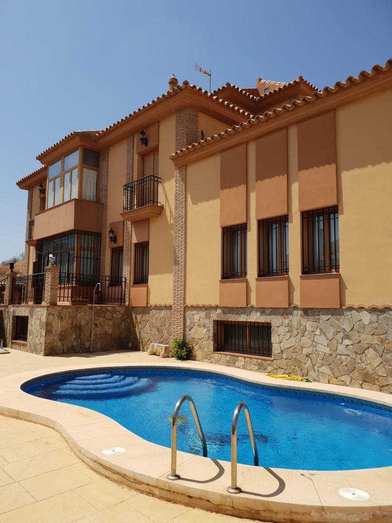 Villa for sale in Estación de Cártama