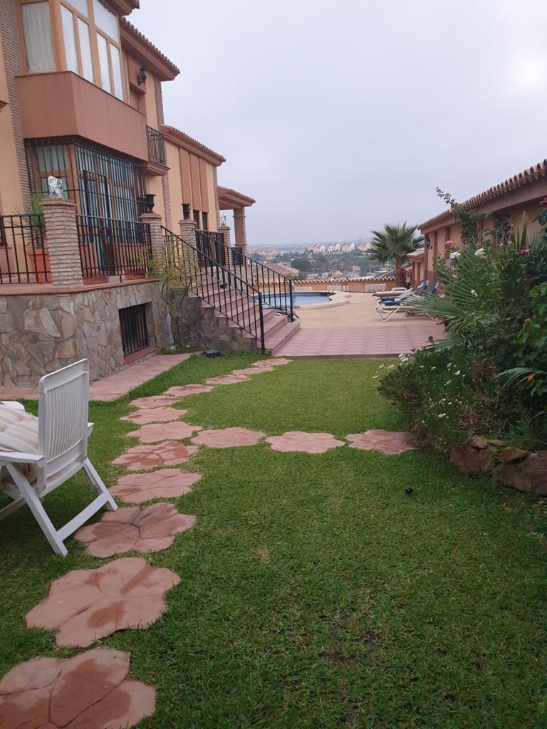 Villa for sale in Estación de Cártama