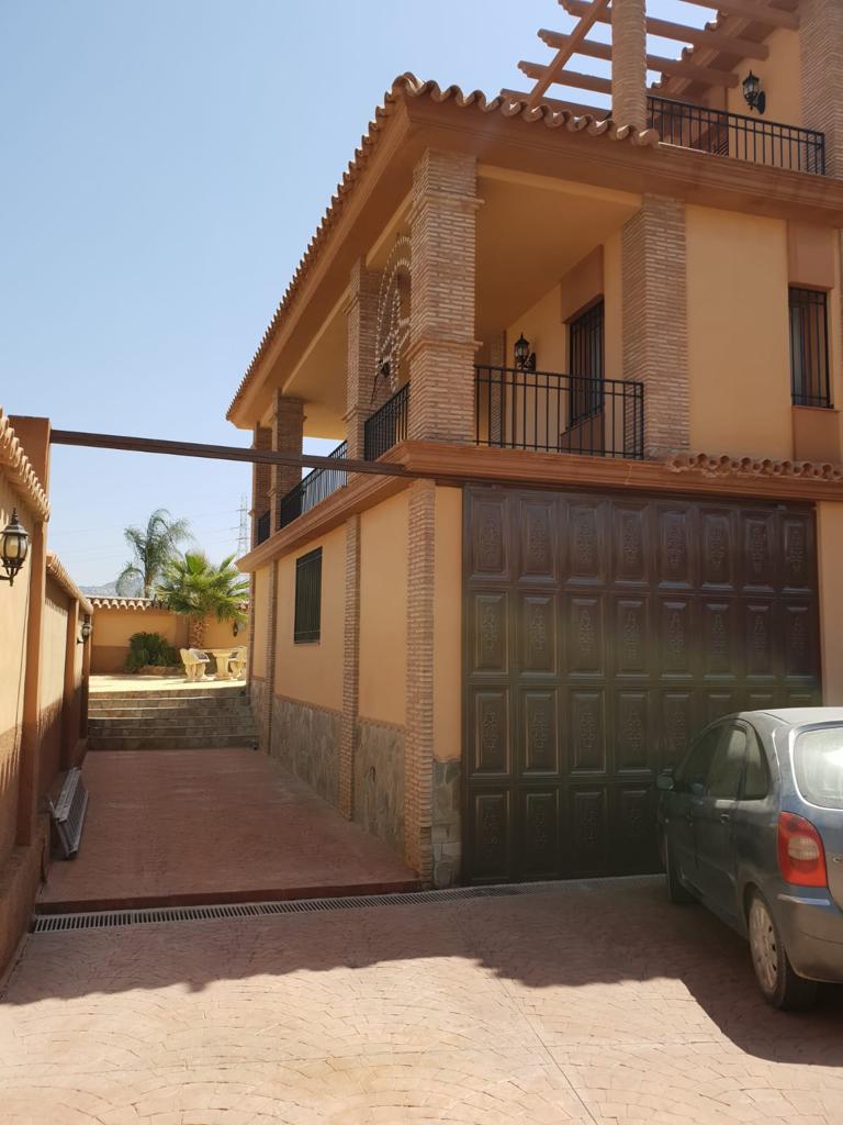 Villa for sale in Estación de Cártama