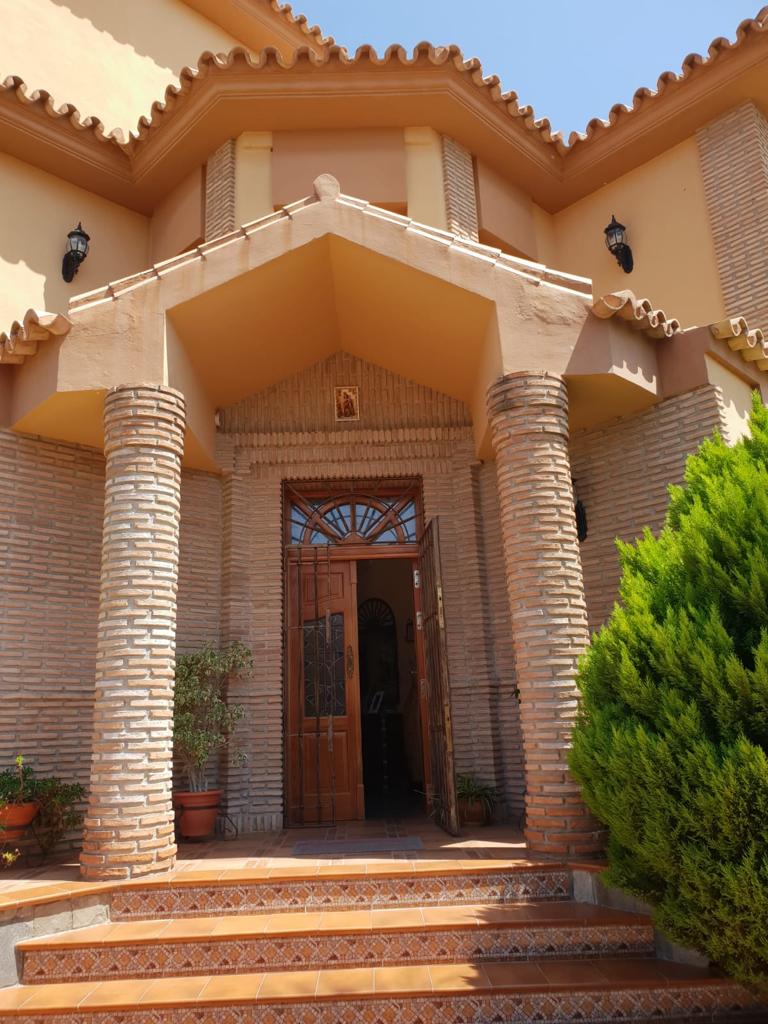 Villa for sale in Estación de Cártama