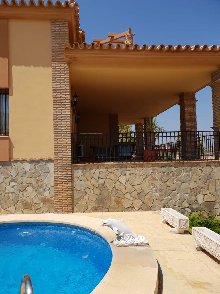 Villa for sale in Estación de Cártama