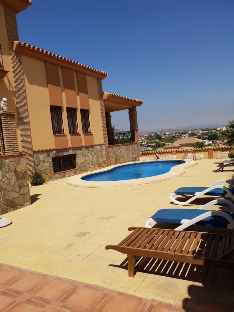 Villa for sale in Estación de Cártama