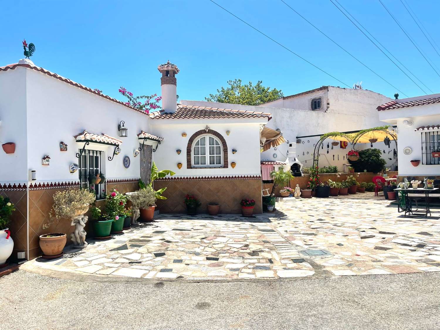 Finca with house and facilities for horses in Alhaurin de la Torre.