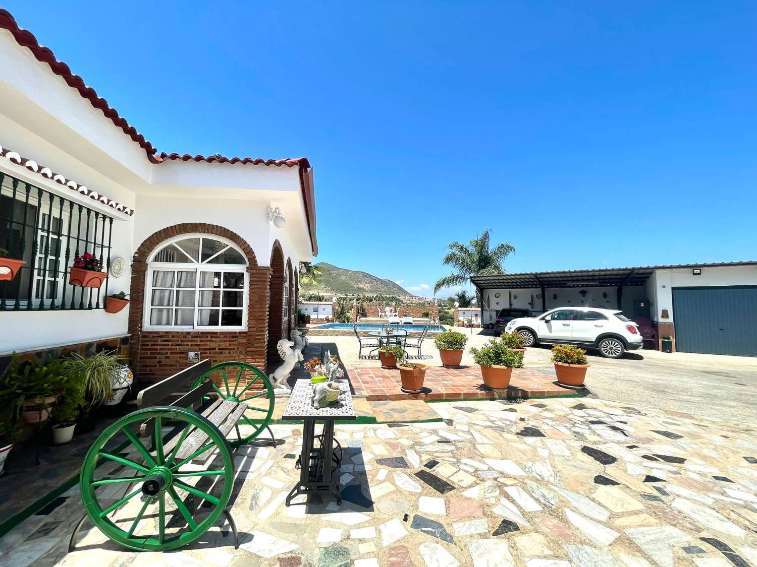 Finca con casa e instalaciones para caballos en Alhaurin de la Torre.