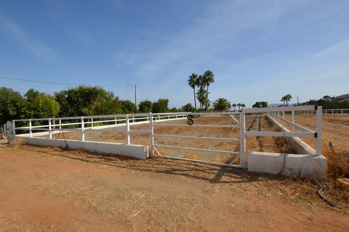 Country Property for sale in Alhaurín el Grande