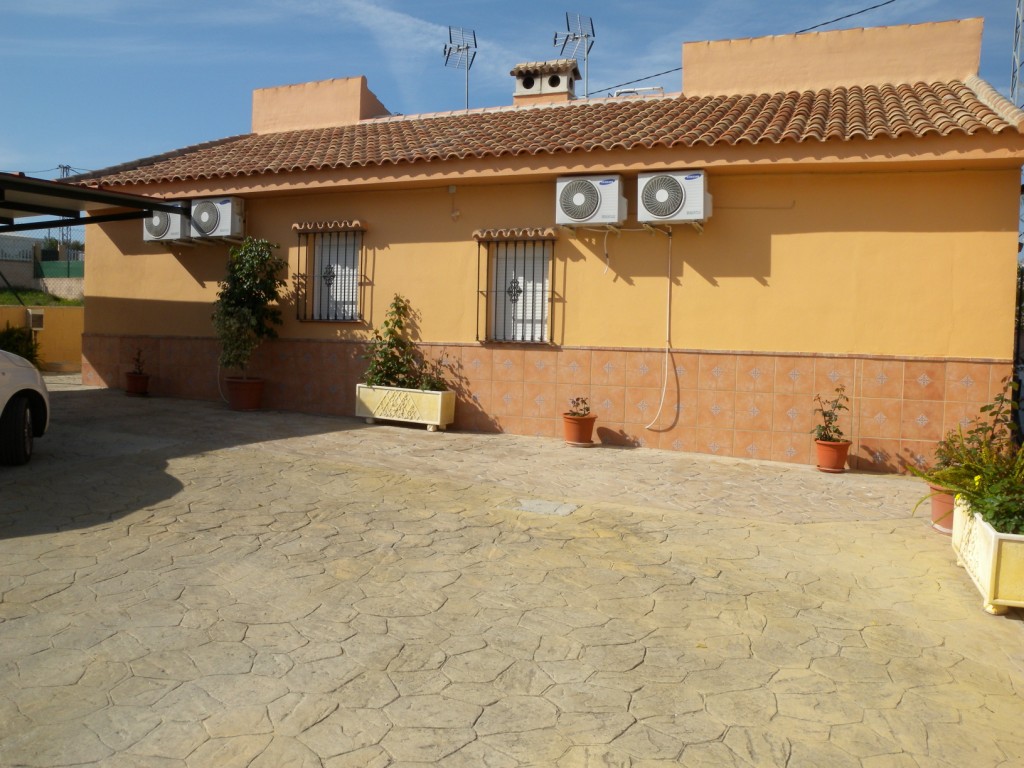 Country Property for sale in Alhaurín de la Torre