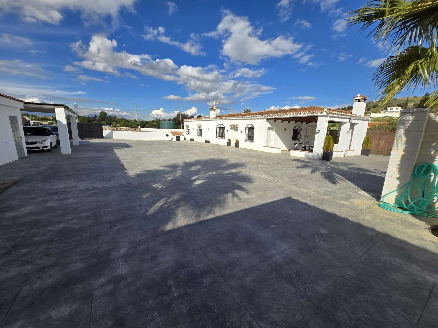 Villa for sale in Cártama