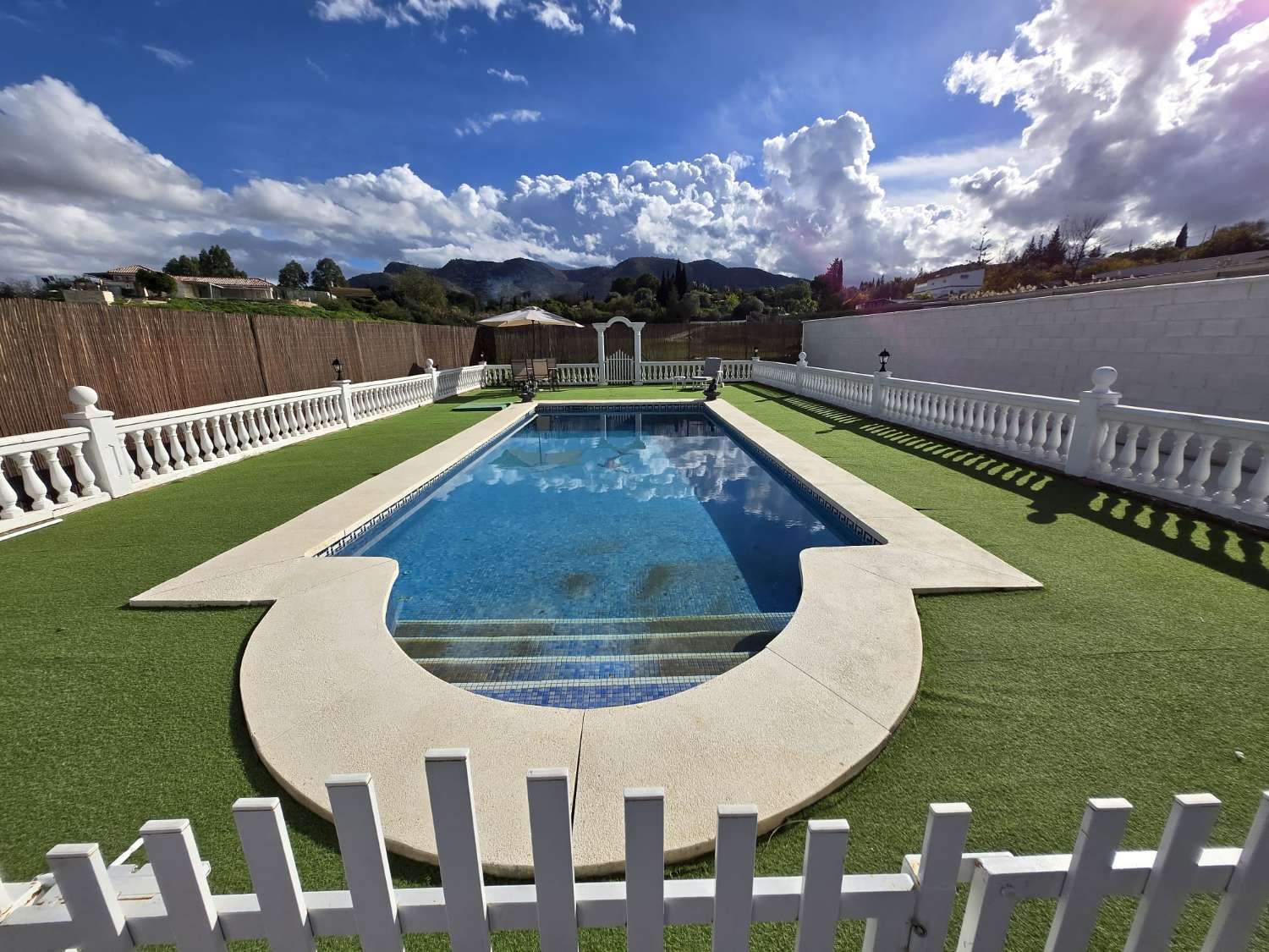 Villa for sale in Cártama