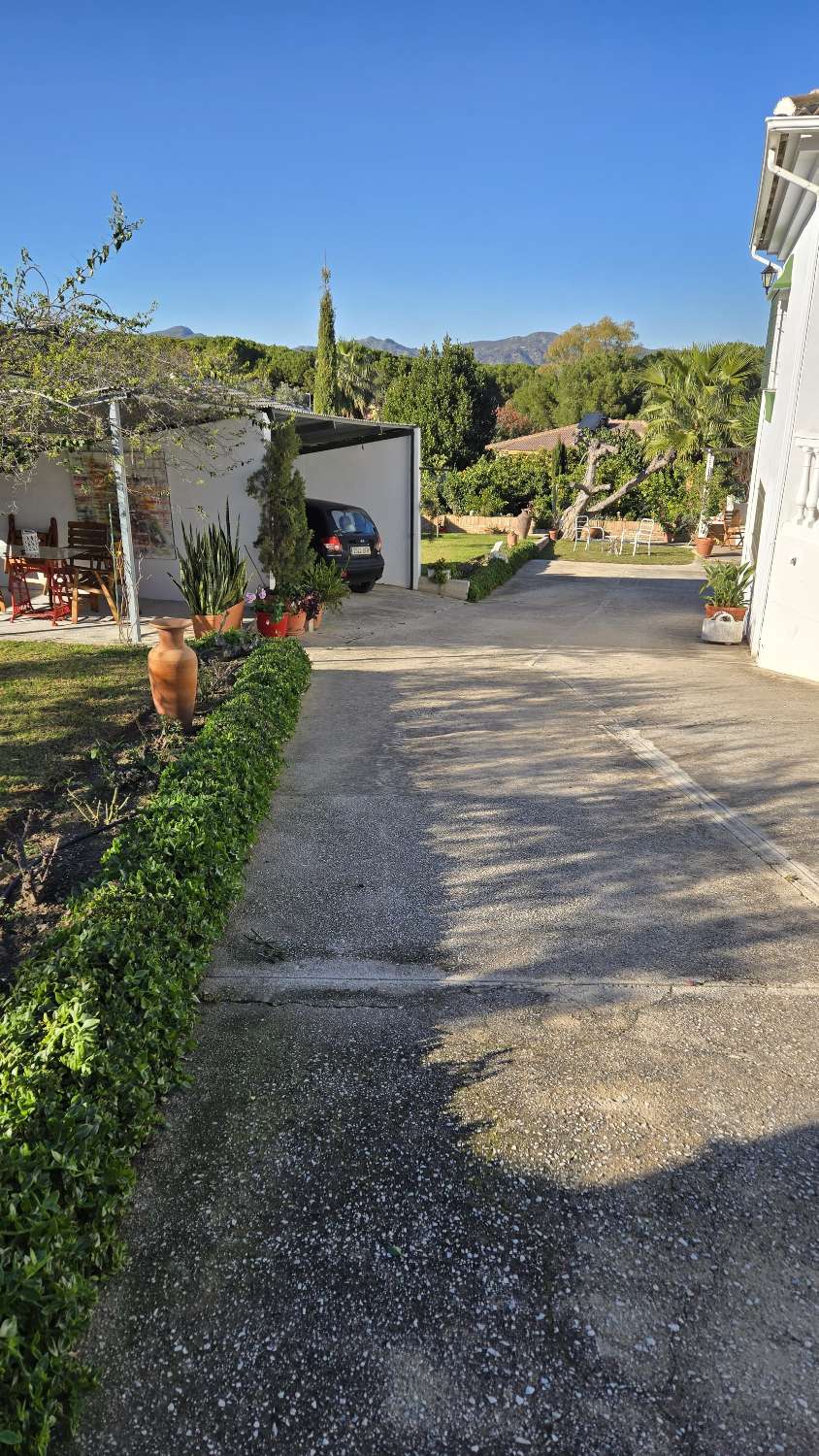 Villa for sale in Alhaurín de la Torre