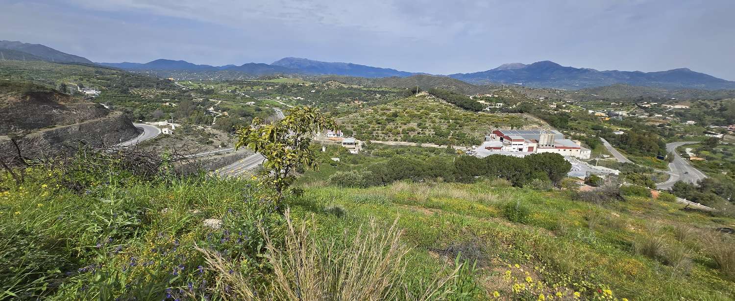 Parcela en venta en Coín