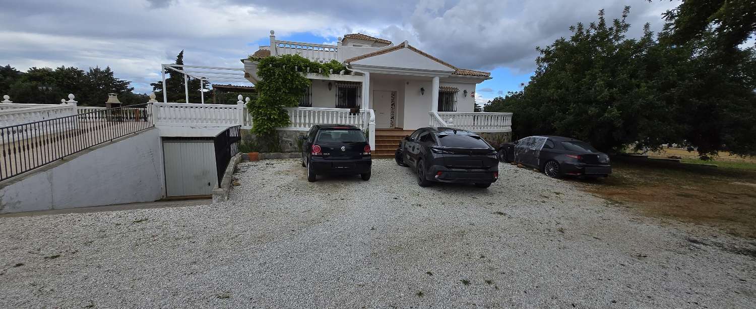 Villa for sale in Alhaurín de la Torre