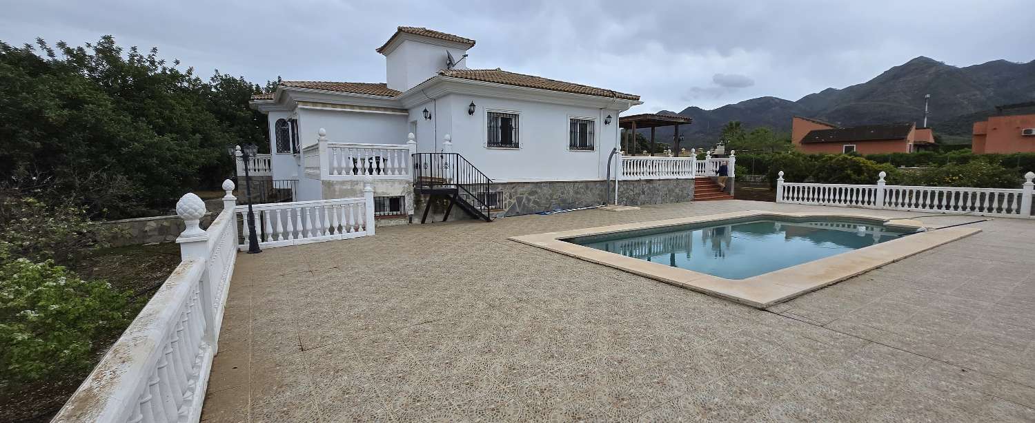 Villa for sale in Alhaurín de la Torre