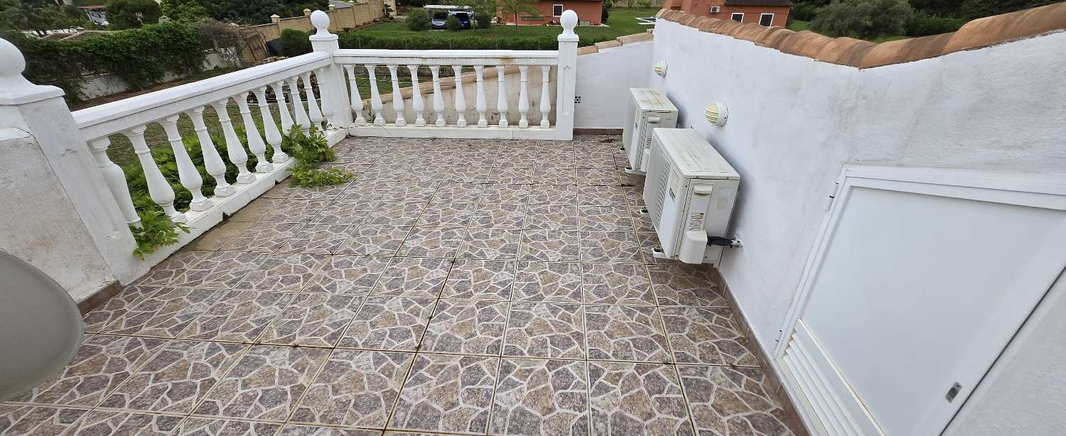 Villa for sale in Alhaurín de la Torre