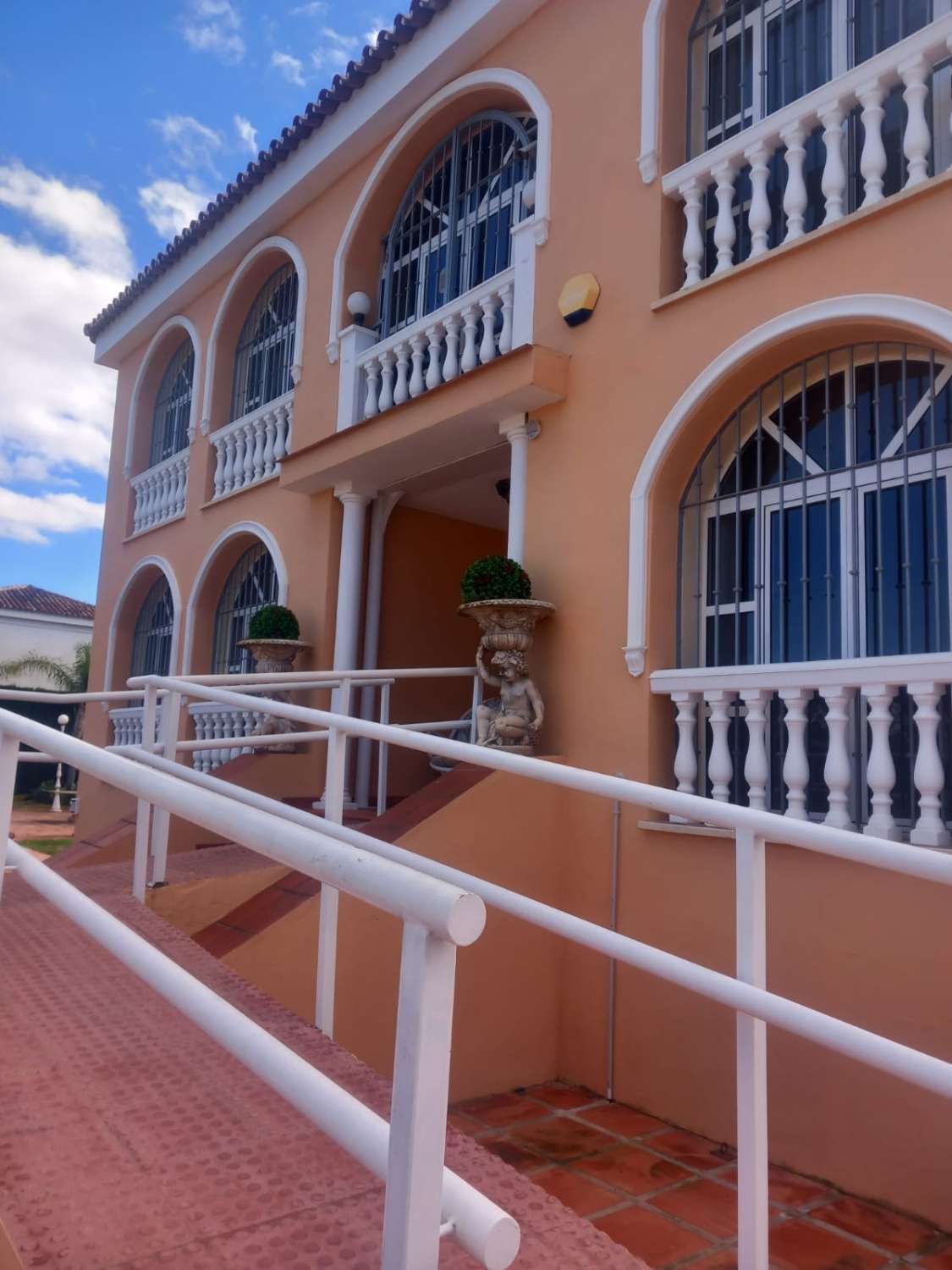 Villa en venta en Alhaurín de la Torre