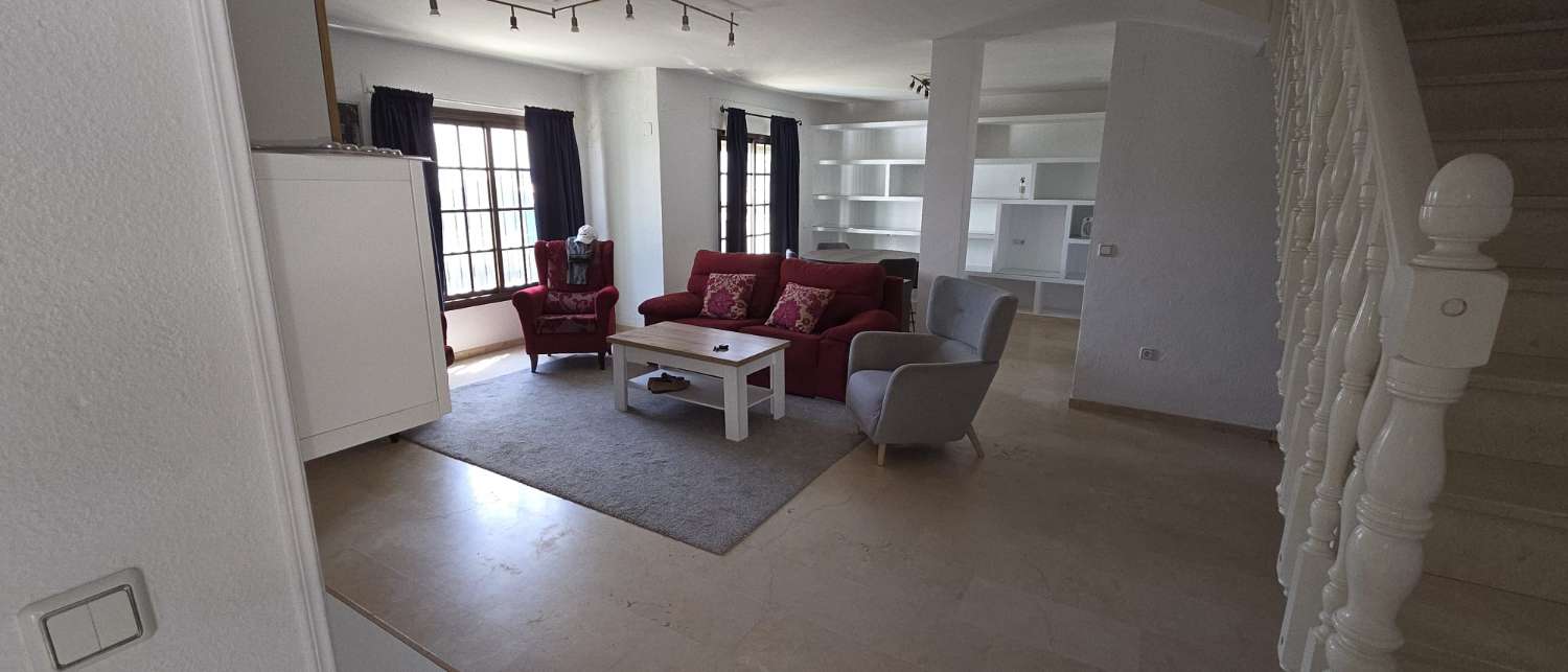 Villa en venta en Coín