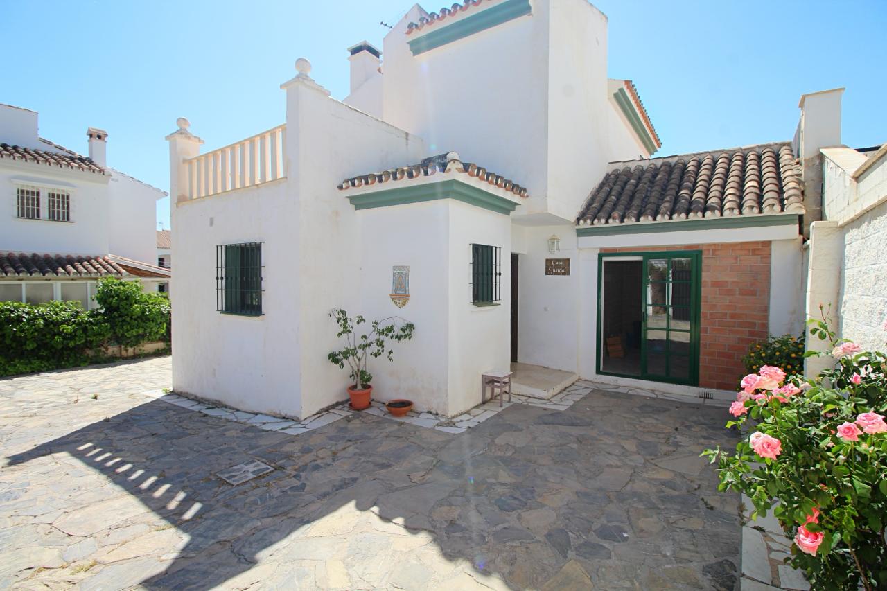 Villa en venta en Coín