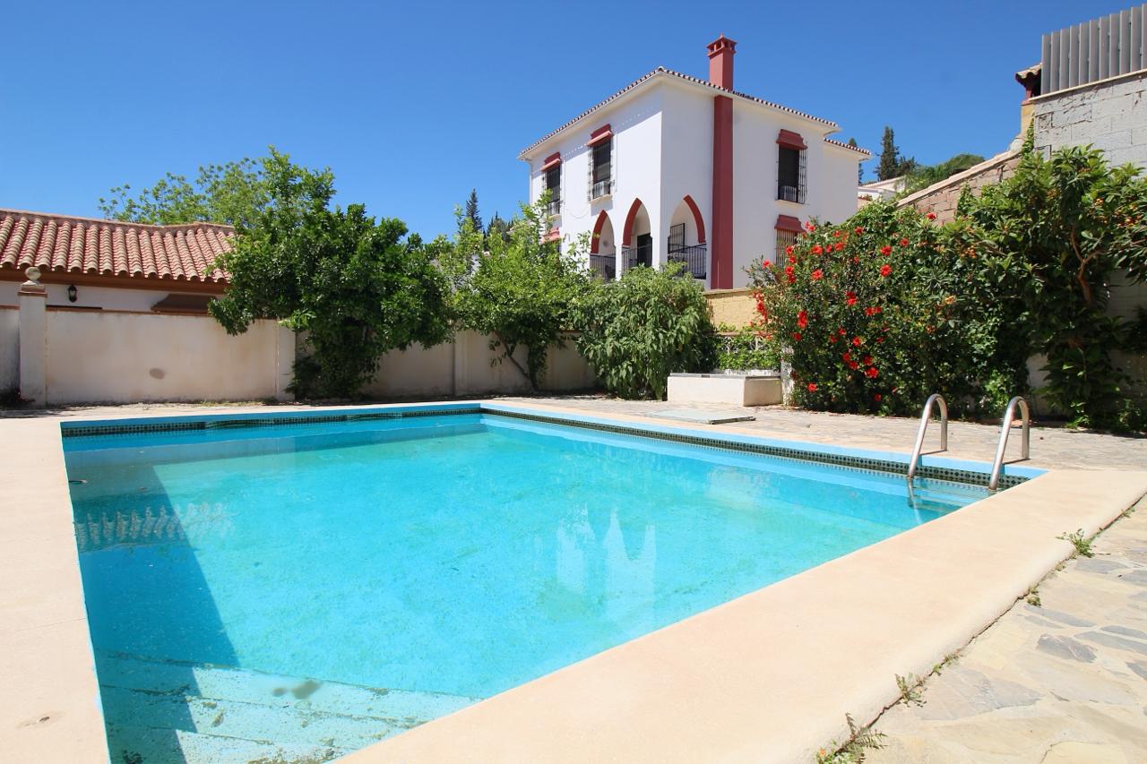 Villa en venta en Coín