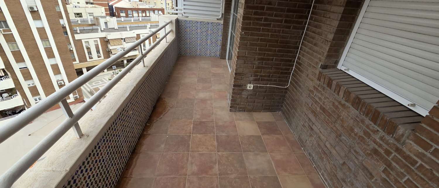 Ático en alquiler en Avenida de Andalucía (Málaga)