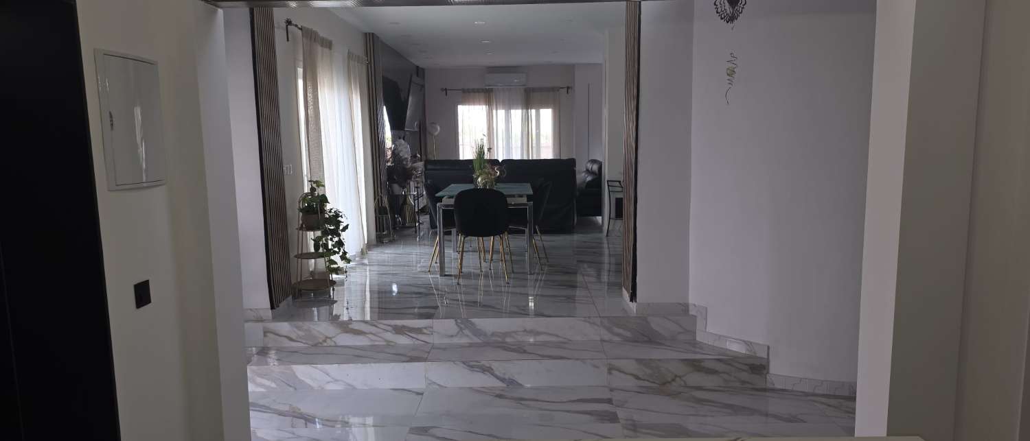 Villa en alquiler en Alhaurín de la Torre