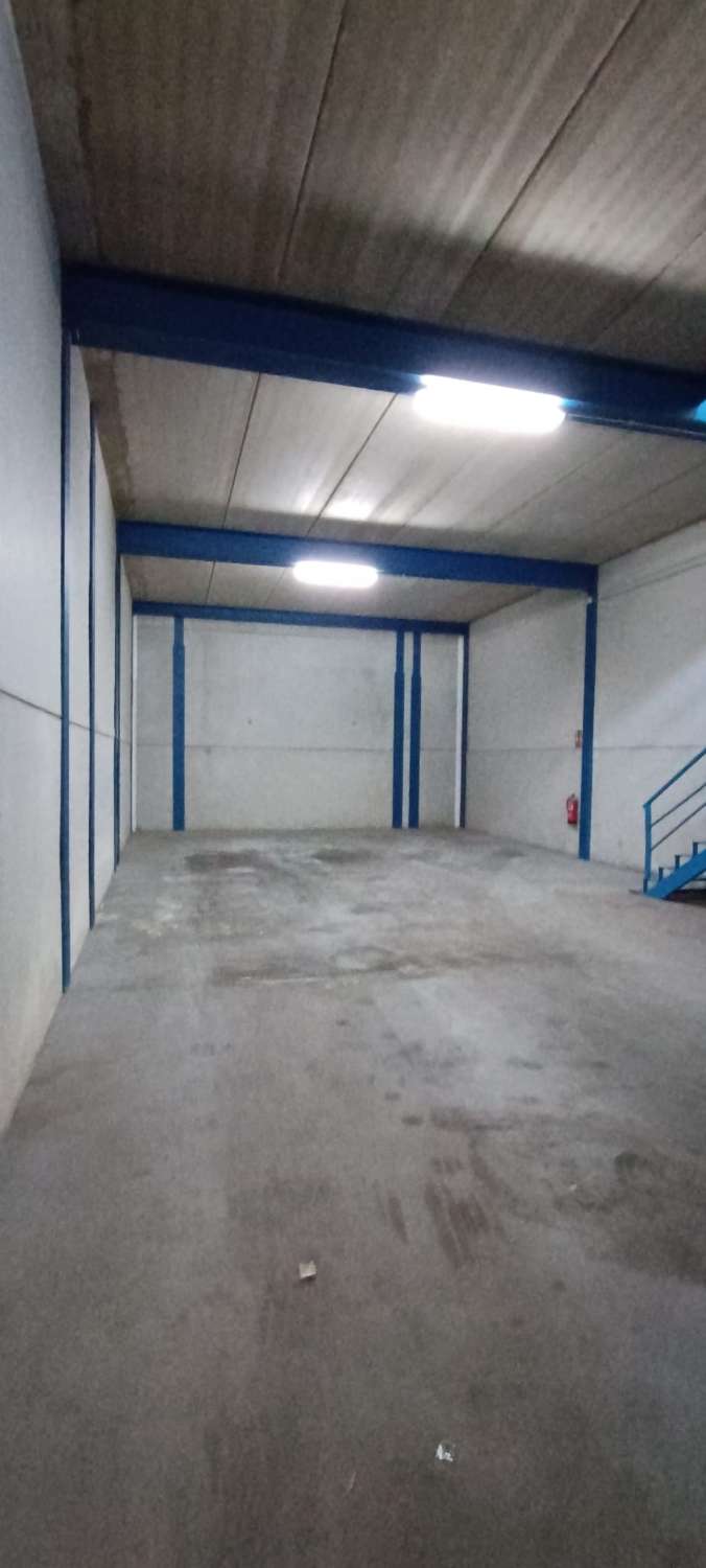 Halle zur miete in Alhaurín de la Torre