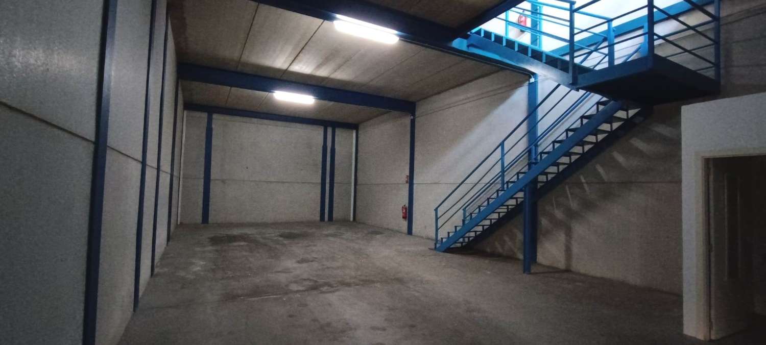 Halle zur miete in Alhaurín de la Torre