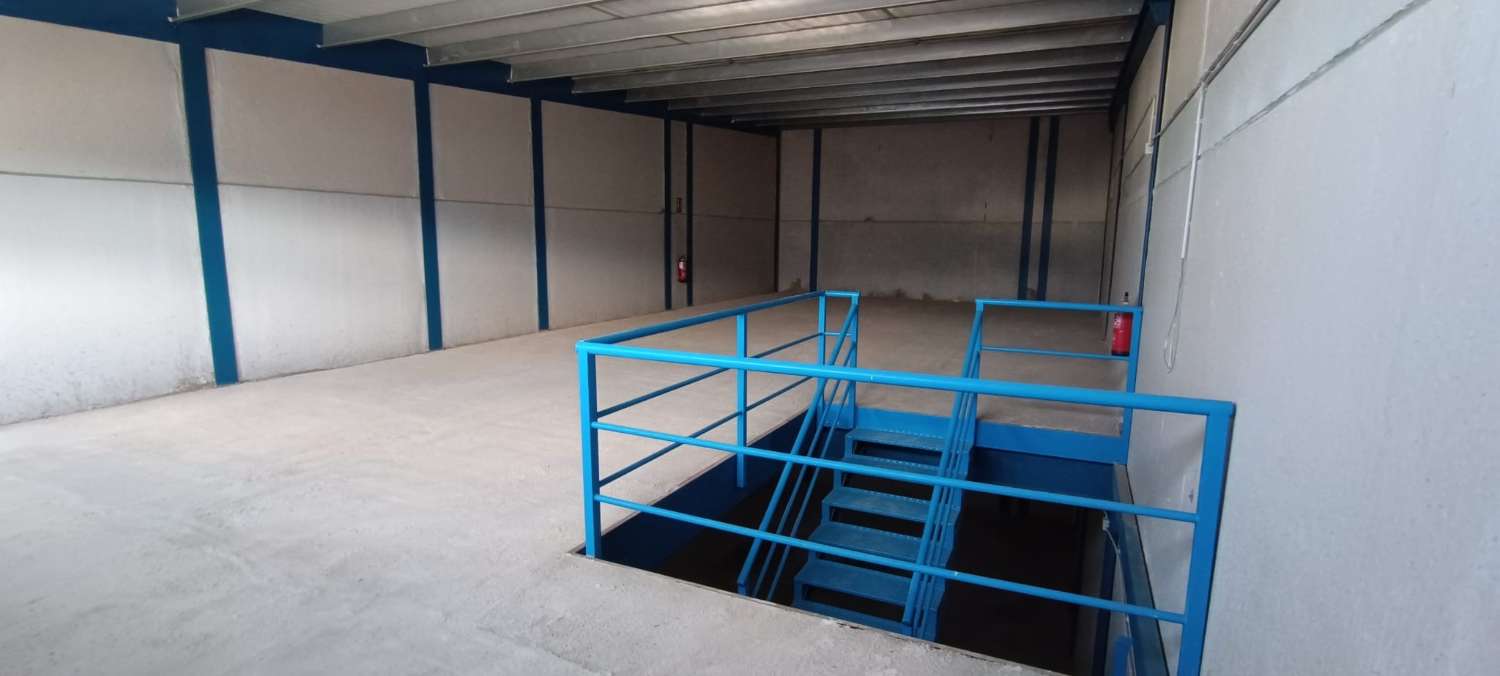 Halle zur miete in Alhaurín de la Torre