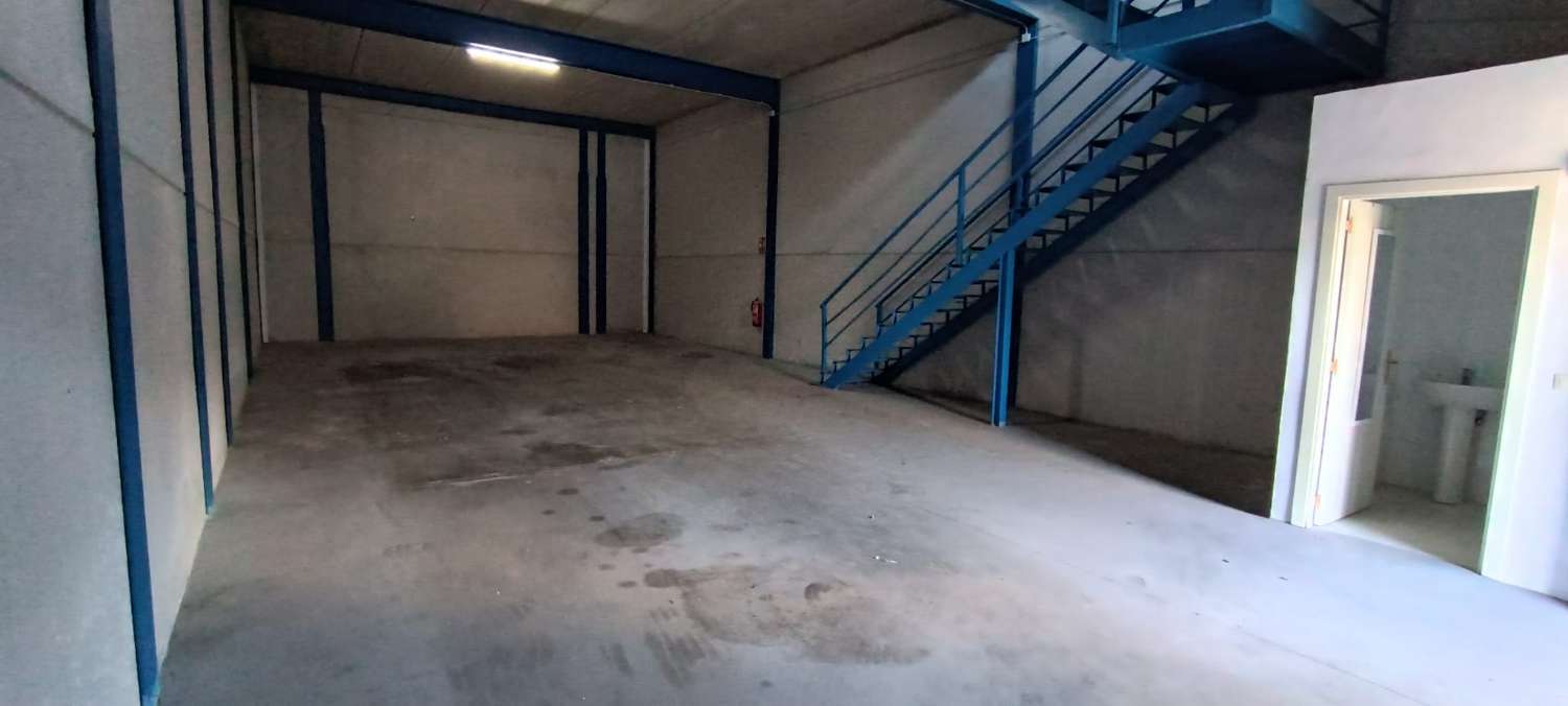 Halle zur miete in Alhaurín de la Torre