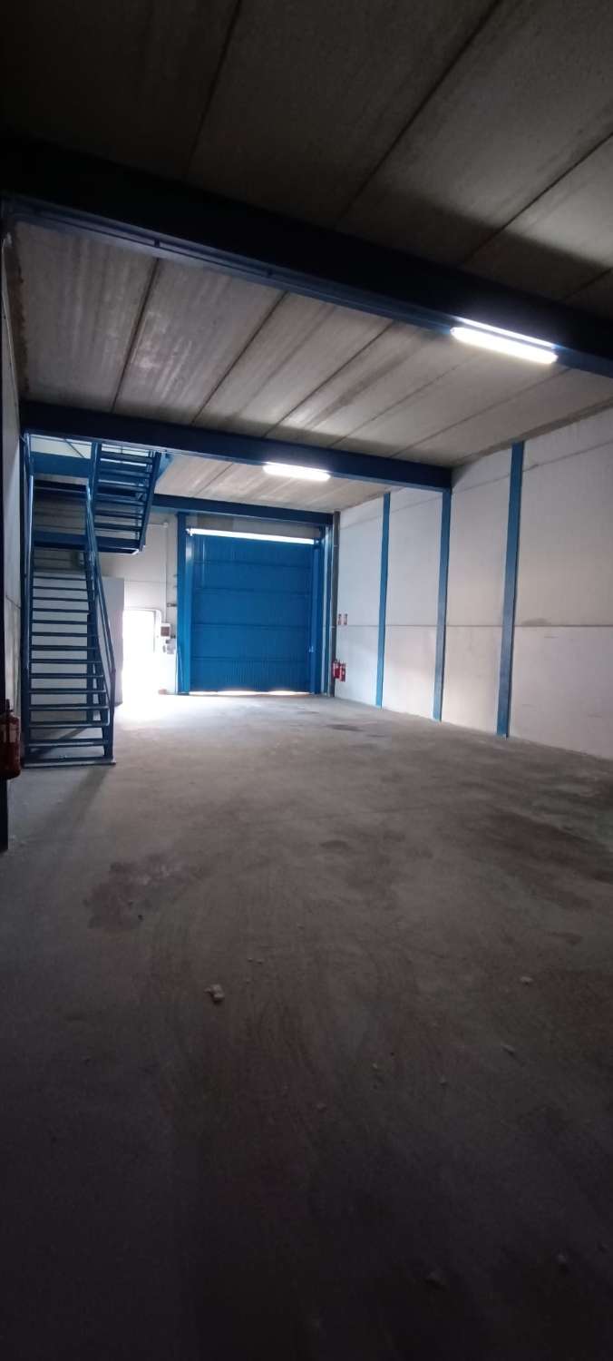 Halle zur miete in Alhaurín de la Torre