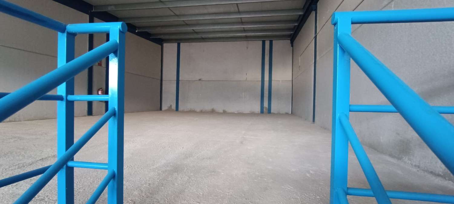 Halle zur miete in Alhaurín de la Torre