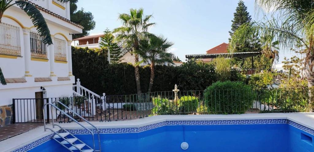 Villa en venta en Alhaurín de la Torre