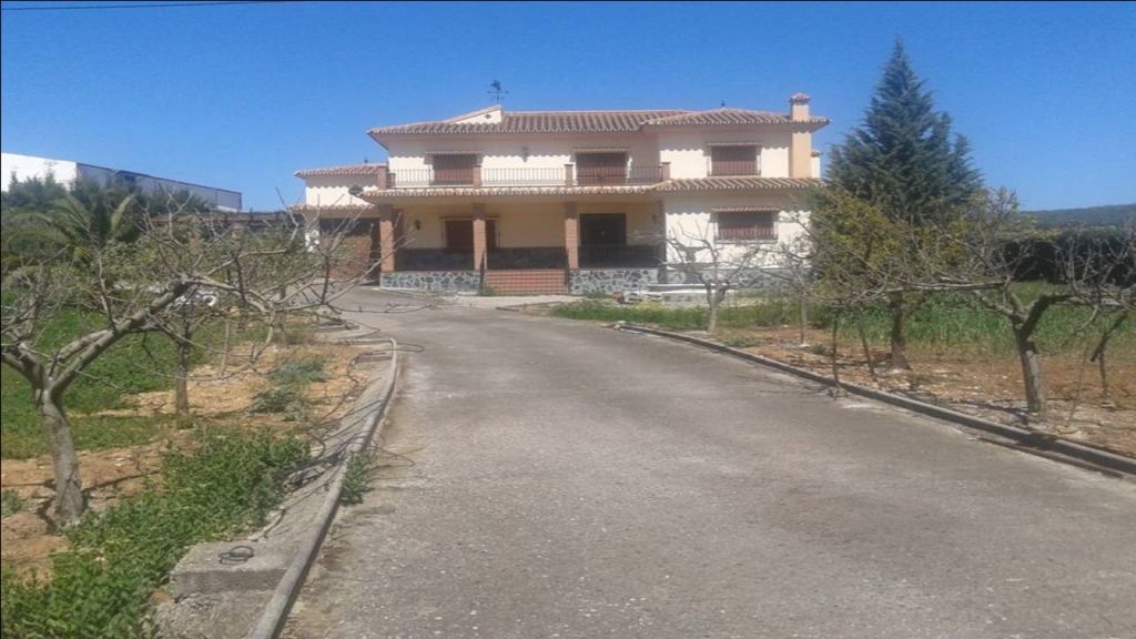 Villa for sale in Villanueva del Trabuco