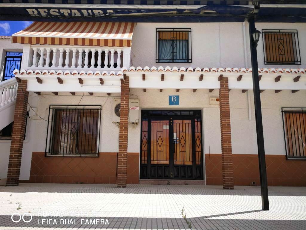 Building for sale in Loja