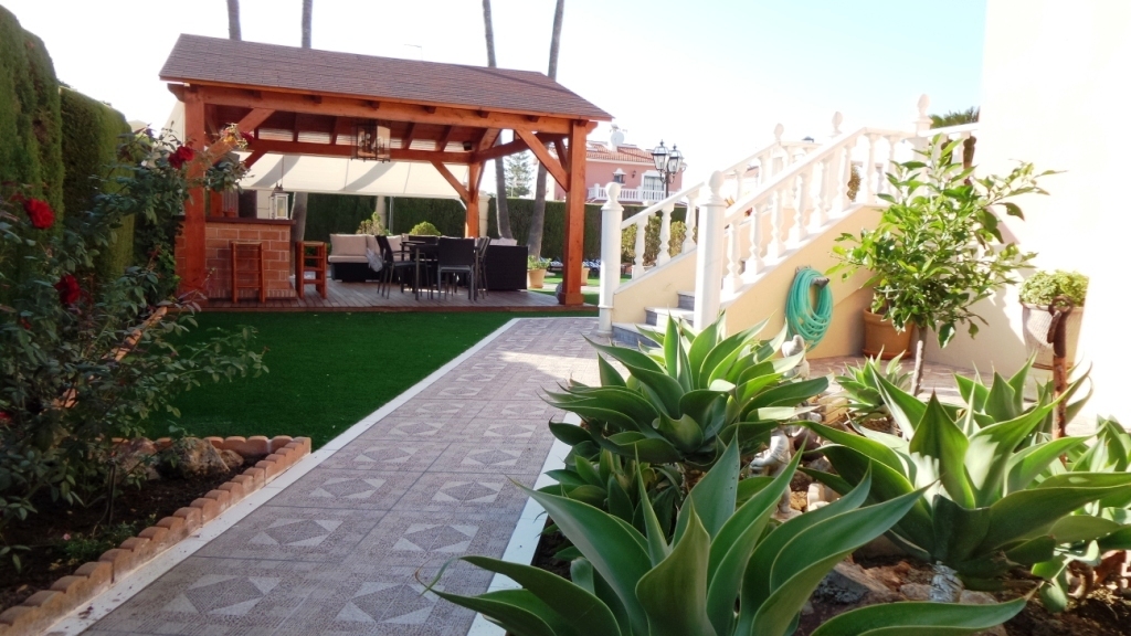 Villa for sale in Torremolinos