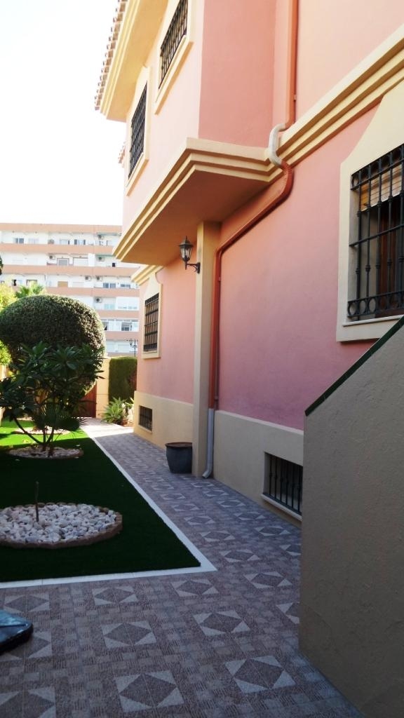 En venta fantástico chalet independiente de esquina en una zona privilegiada