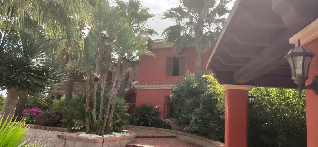 Villa en venta en Coín